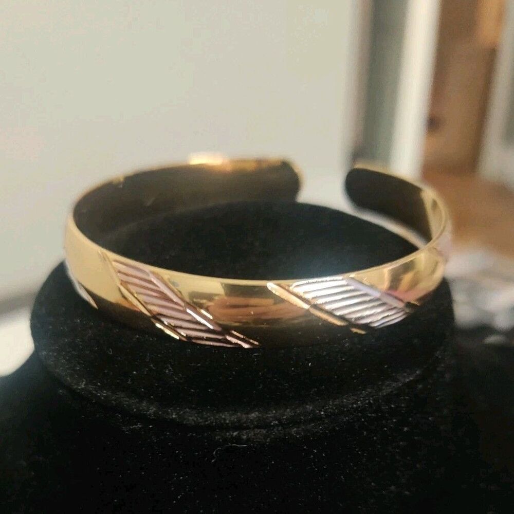 Gold Tone Metal Openwork Open Cuff Bangle Bracelet‎ No Stone